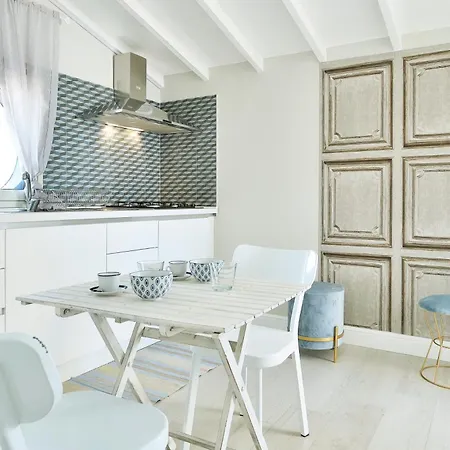 Daire Romantic House Terrazza Vista Mare *